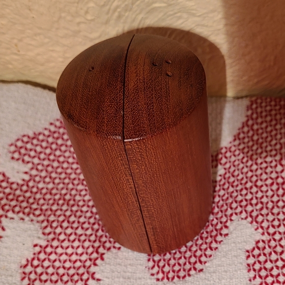 Hand Made Wooden Shakers - Picture 4 of 9